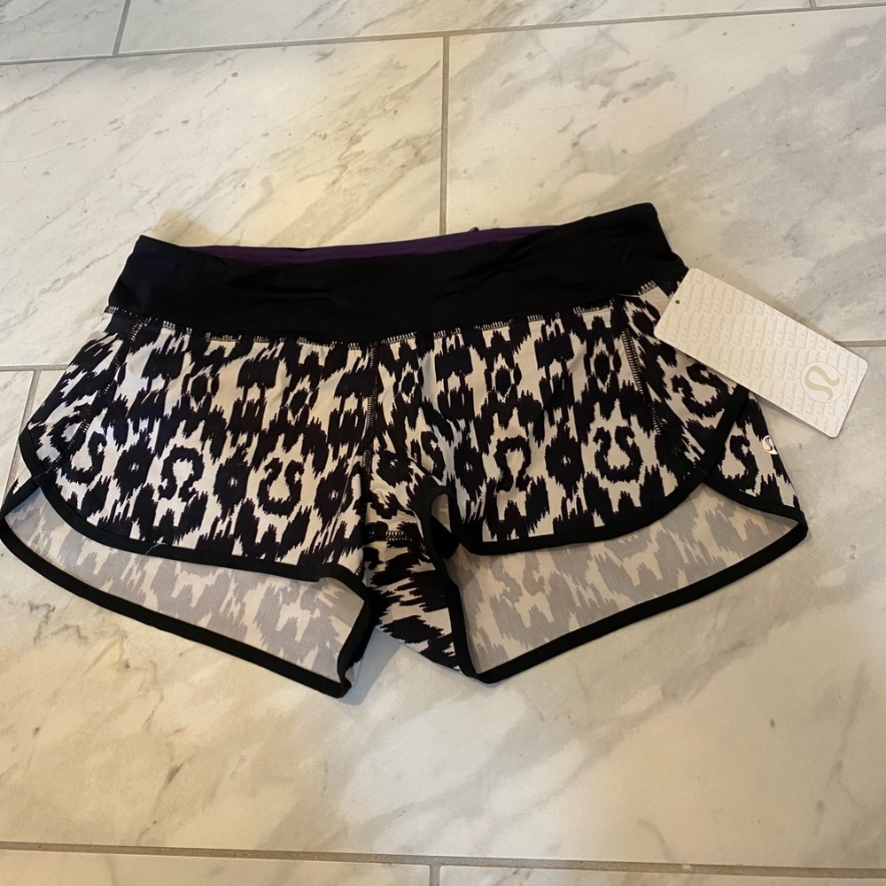 NWT Lululemon Run Speed Short Size 8